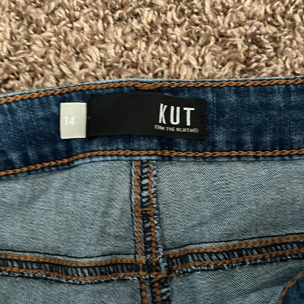 Blue Jeans - Picture 2 of 4